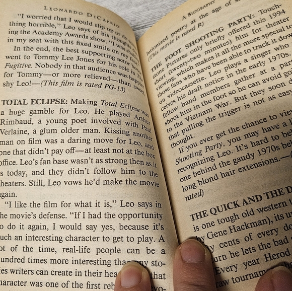 Leonardo DiCaprio Books | Set of 3 | Biographies | Vintage | 90s | Collectibles - Picture 9 of 13